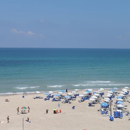 Haatzmaut Bat Yam Beach Екстер'єр фото