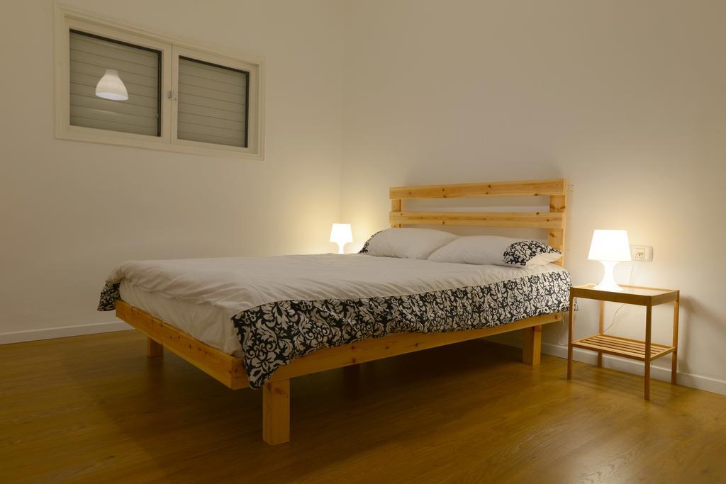 Haatzmaut Bat Yam Beach Номер фото