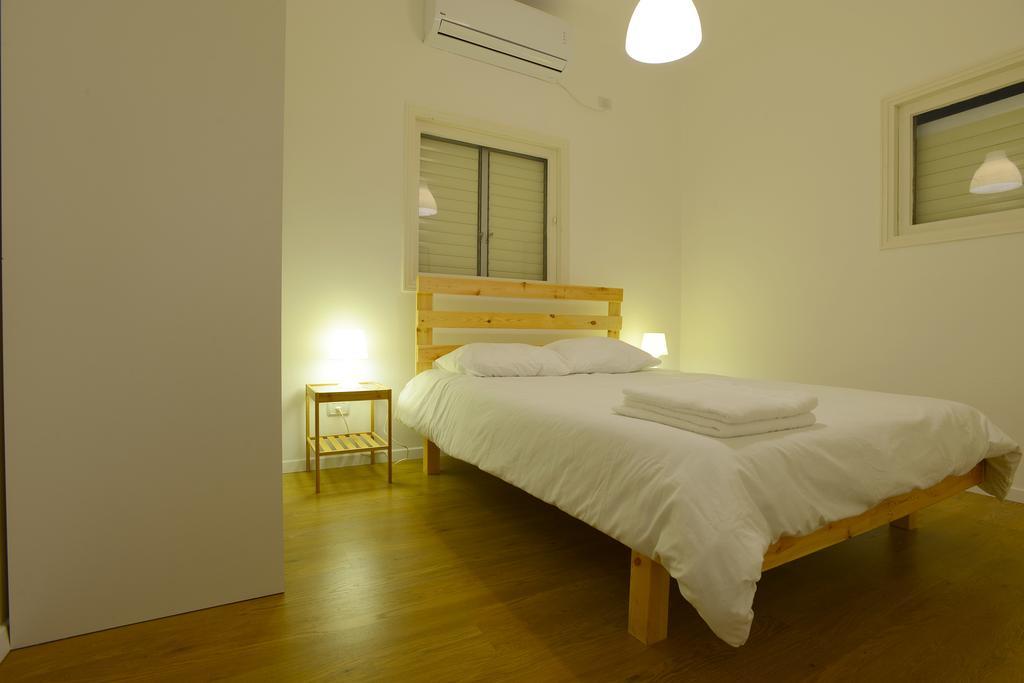 Haatzmaut Bat Yam Beach Номер фото
