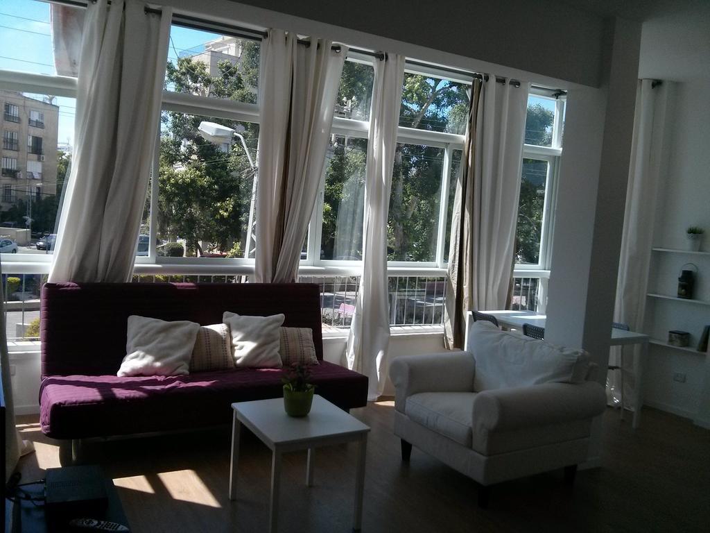 Haatzmaut Bat Yam Beach Екстер'єр фото