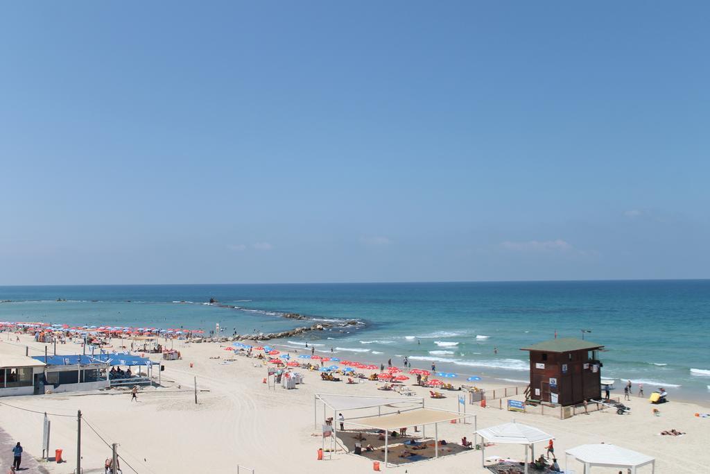 Haatzmaut Bat Yam Beach Екстер'єр фото