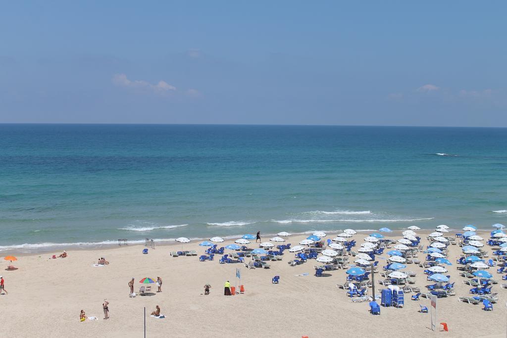 Haatzmaut Bat Yam Beach Екстер'єр фото