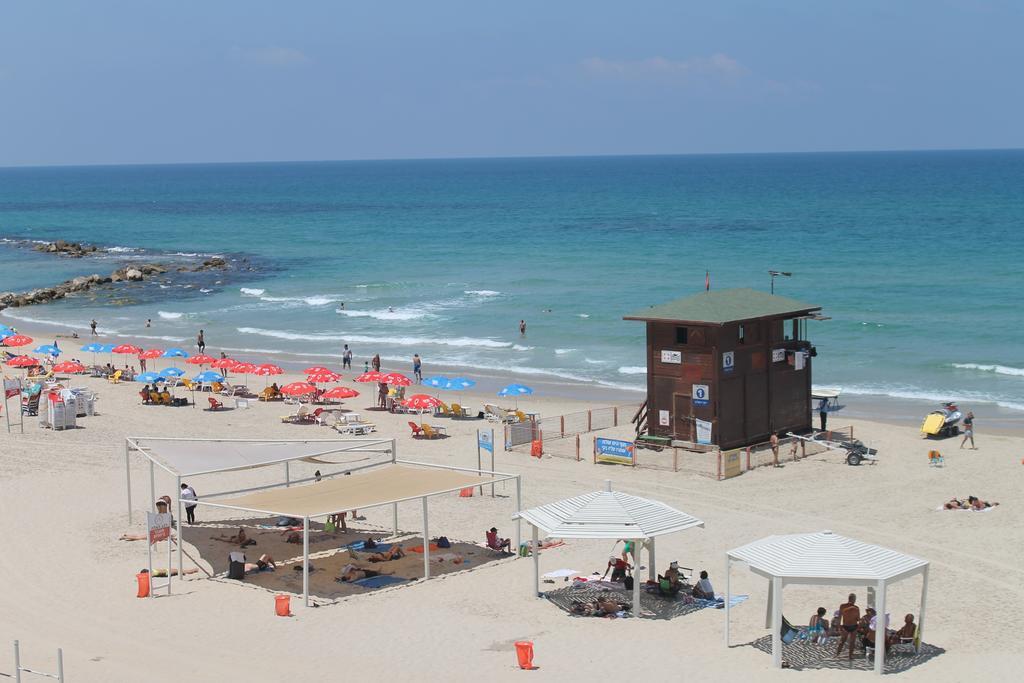 Haatzmaut Bat Yam Beach Екстер'єр фото